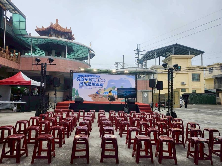 紅色塑膠椅 實際案例